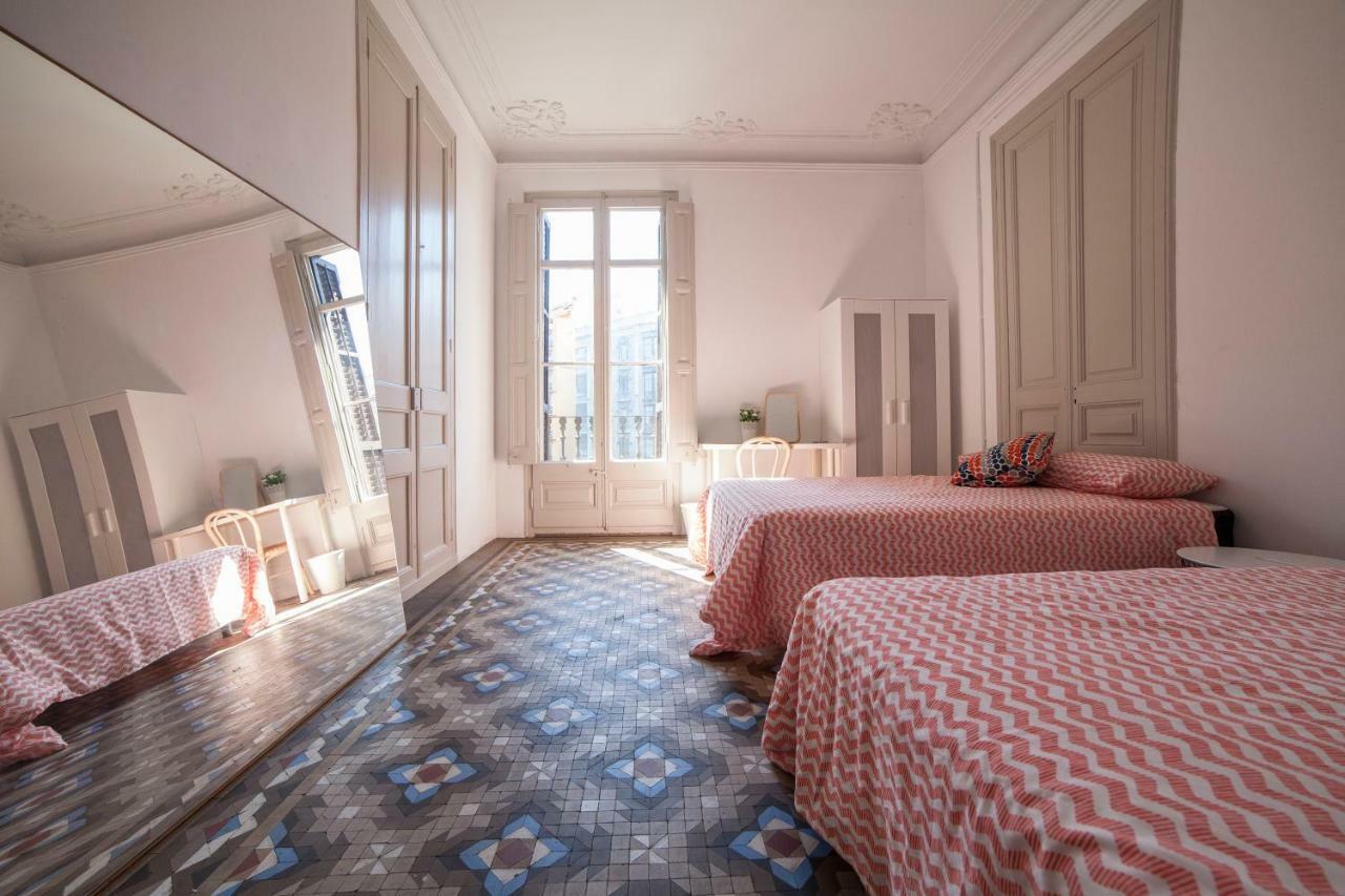 B21-Apartamento Modernista Para Grupos バルセロナ エクステリア 写真