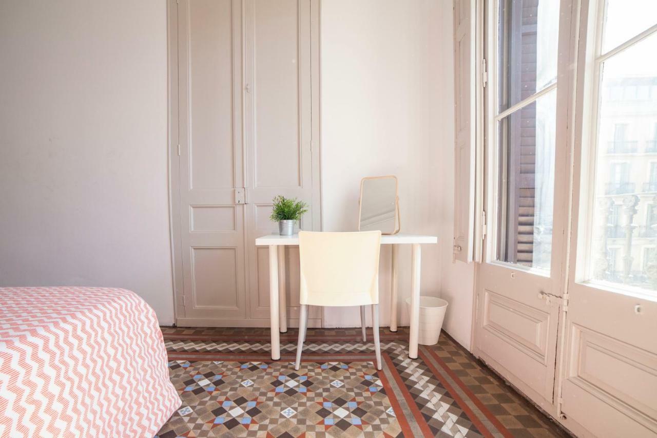 B21-Apartamento Modernista Para Grupos バルセロナ エクステリア 写真